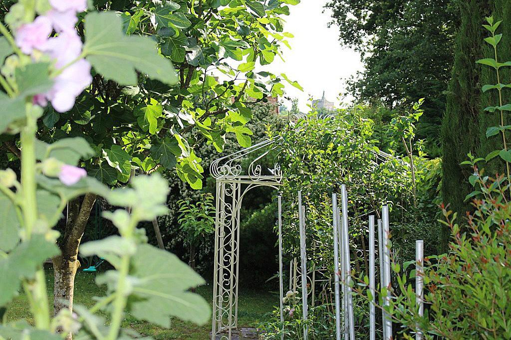 몽바종 Logis Du Lievre D'Or B&B 외부 사진