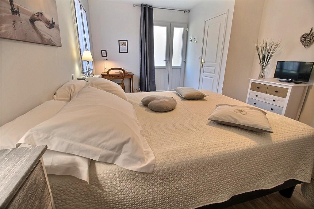 몽바종 Logis Du Lievre D'Or B&B 외부 사진